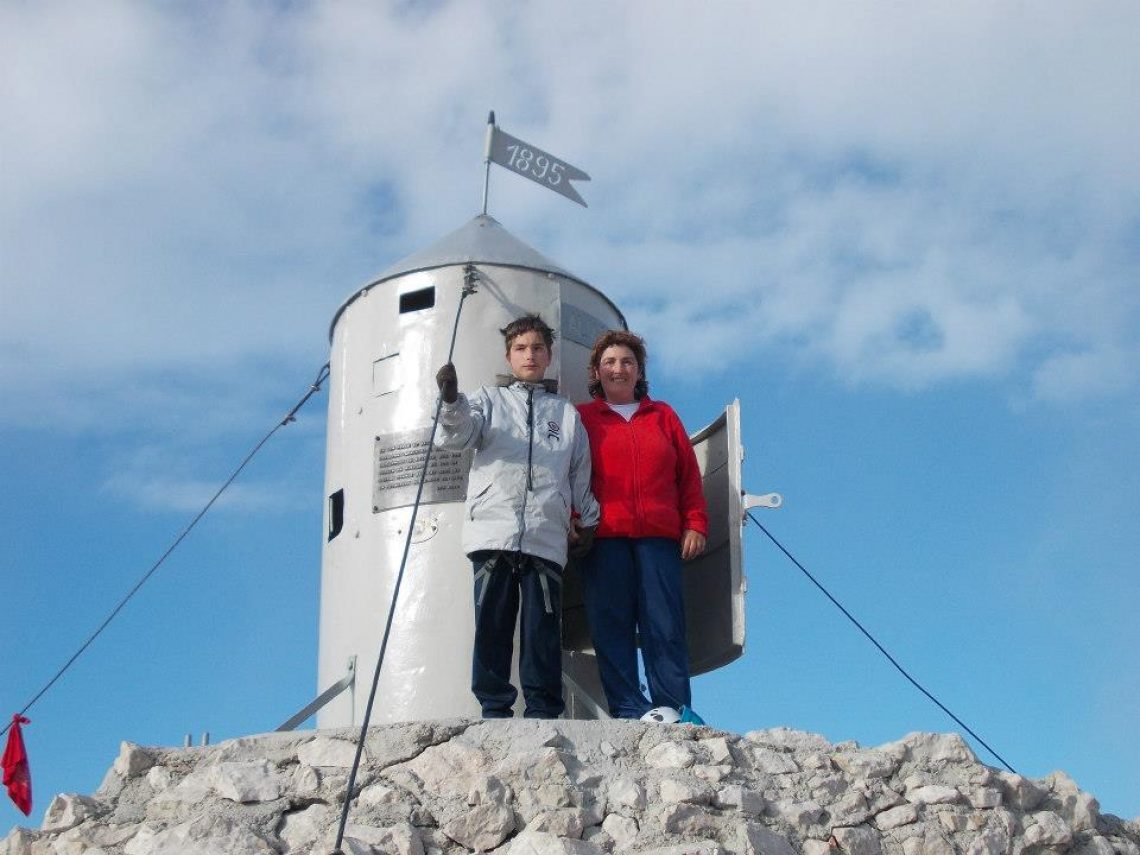 Manuela … s katero drži vesolje