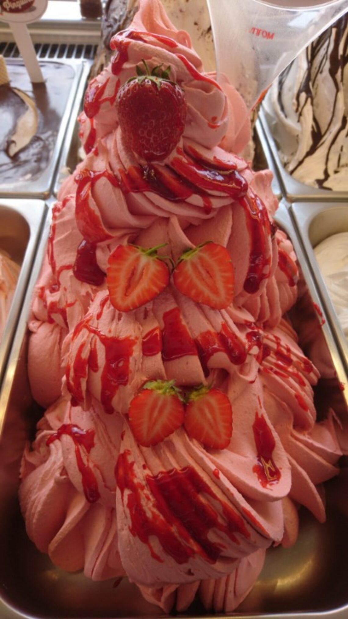 Želi, da so ljudje srečni, zato jim prodaja sladoled