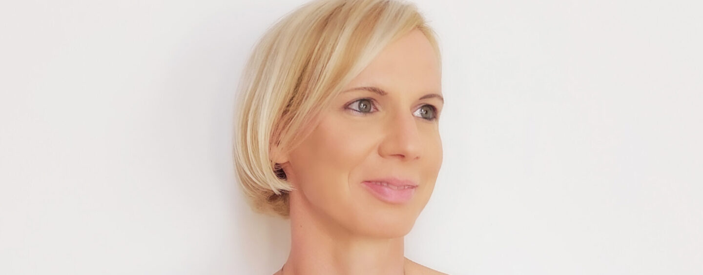 Janja: ustvarjalka pomena, ki verjame v tiho moč učenja