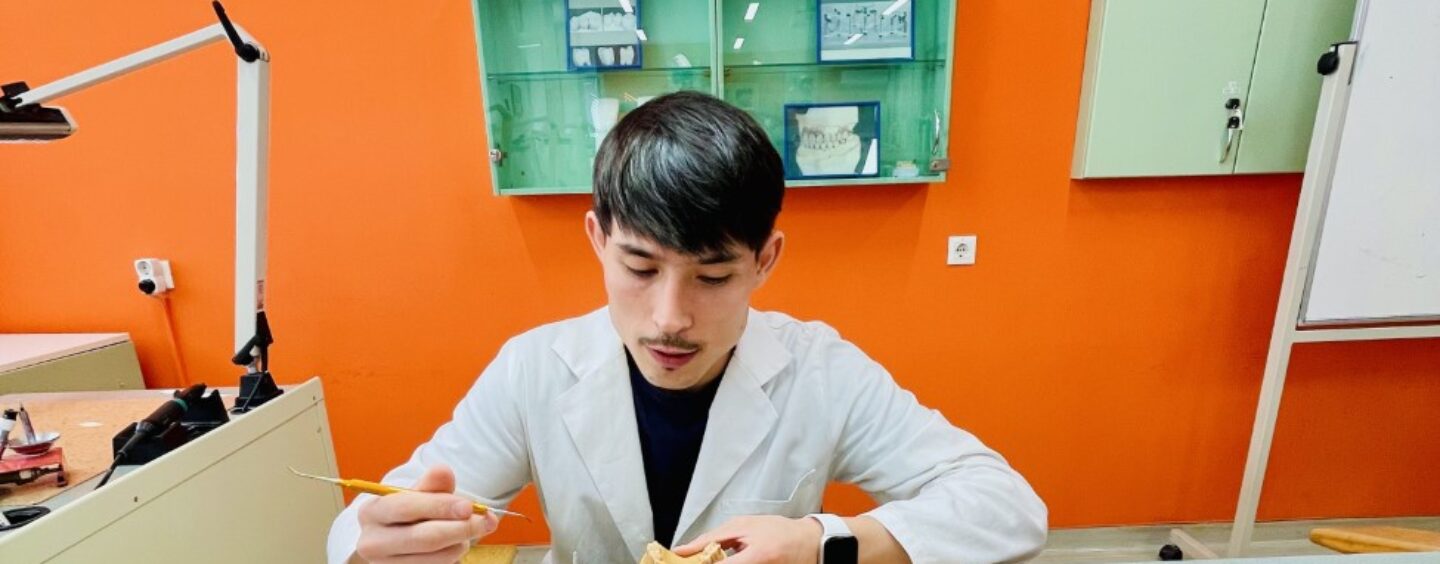 Sharif: Od krojača v Afganistanu do dijaka zobne protetike v Sloveniji