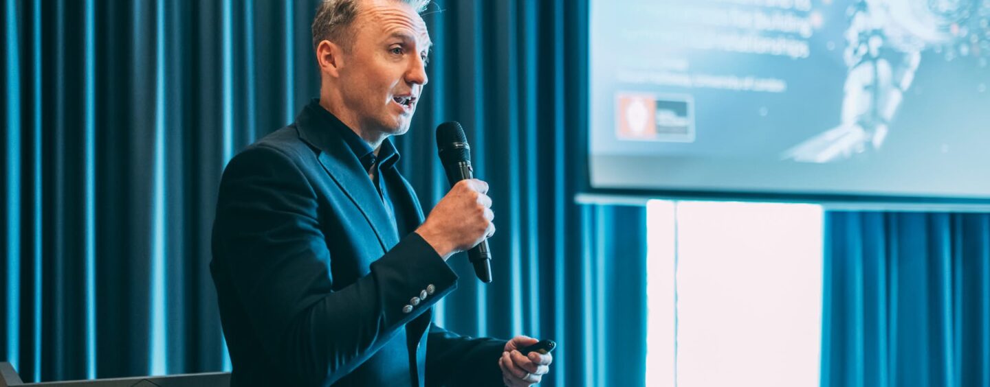 Psihologija v odnosih z javnostmi: Kdo sploh potrebuje znanost, če gre vendarle za odnose?