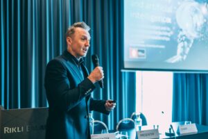 Michal Chmiel: komunikacijska stroka in psihologija 