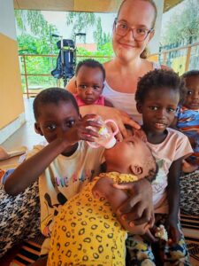 Kaja Rukav: Gambija, humanitarnost, ljubezen obdana z otroki
