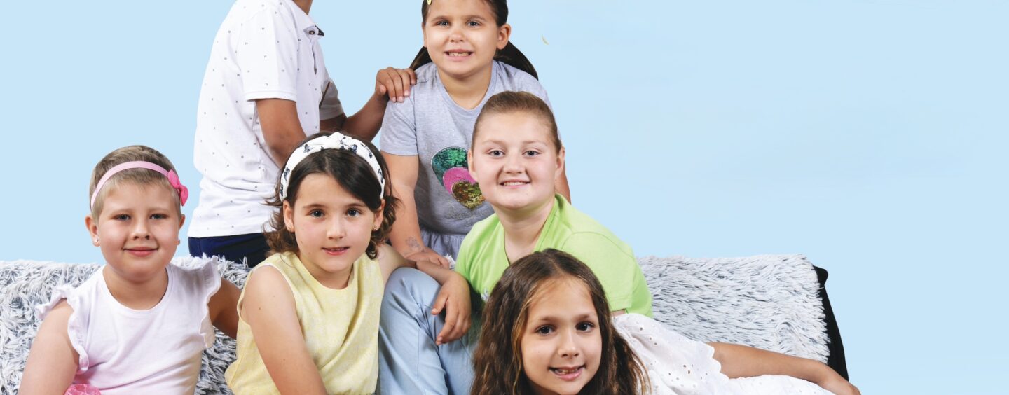 Zlata barva pomeni moč: šest otrok, šest zgodb, šest prihodnosti